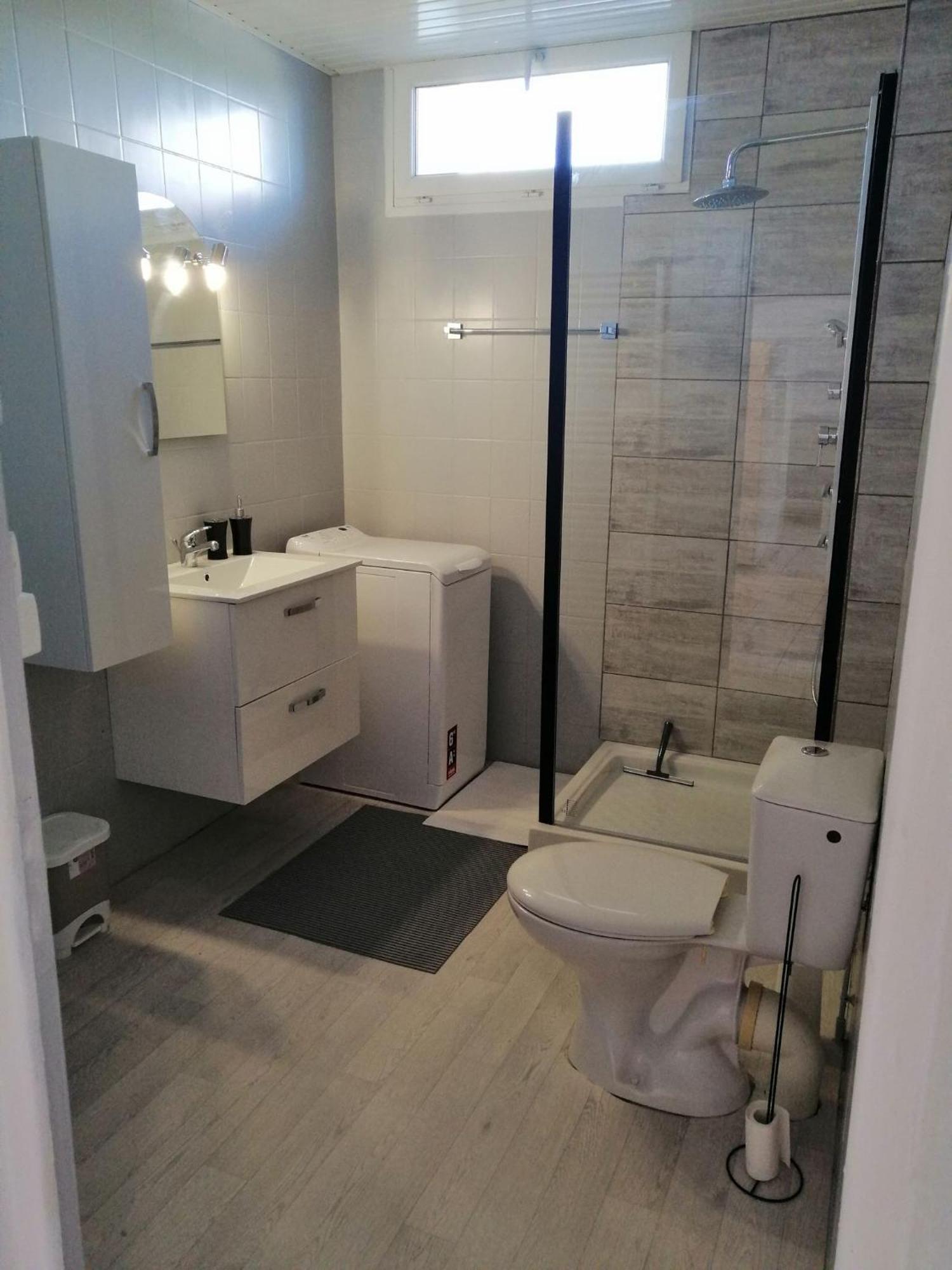 Apartment 29 B - *